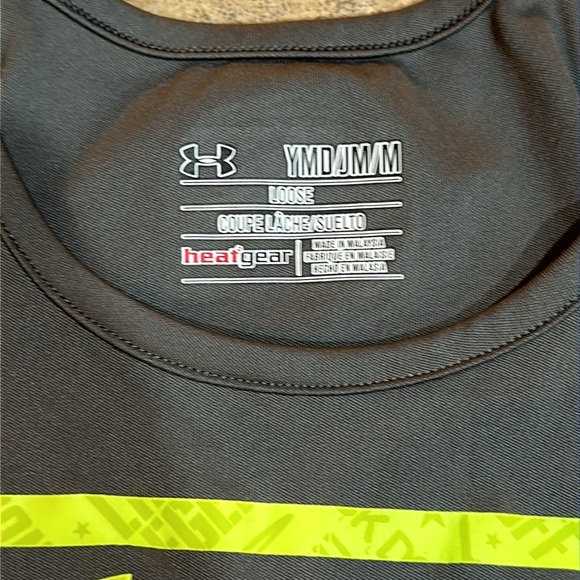 Boys under Armour, tank top size medium - Picture 2 of 3